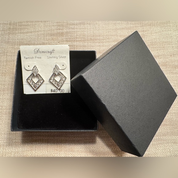 Danecraft Sterling Silver Earrings / Tarnish-Free, Lightweight. Never worn! - Picture 5 of 5